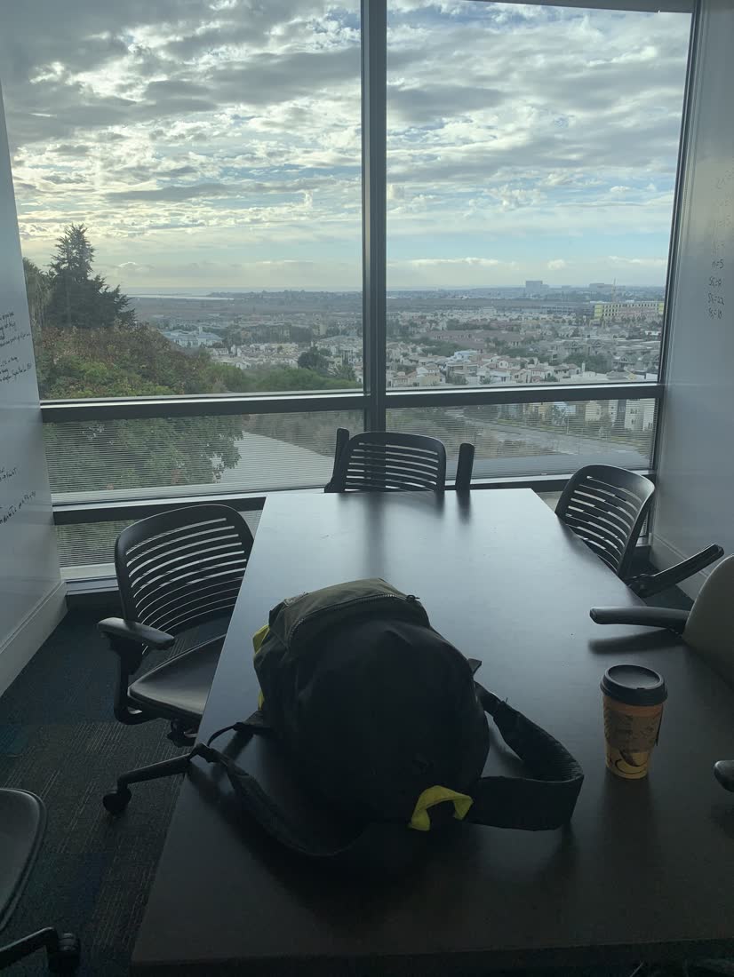 Study room at the LMU library with a city view